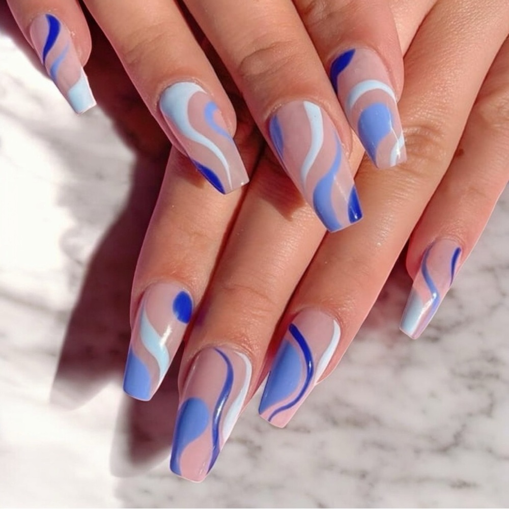 Swirl Press On Nails